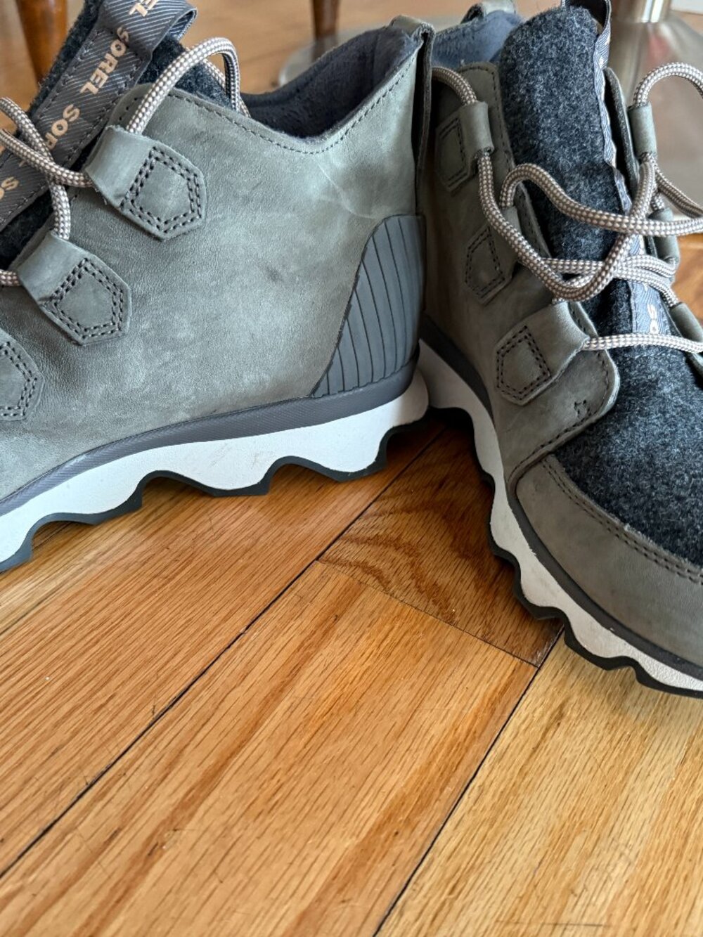 Sorel Snowboots (never worn)